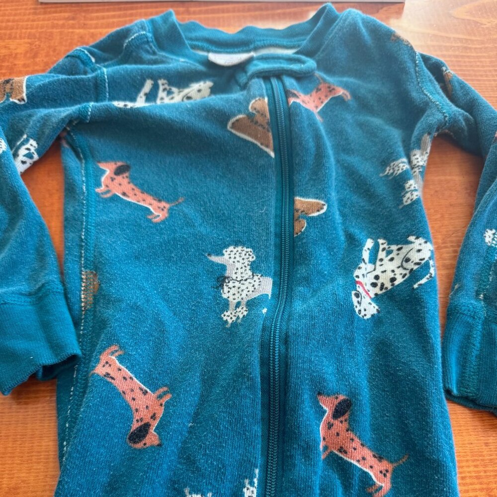 Dogs pattern zip-up pajamas (Hanna Andersson)
